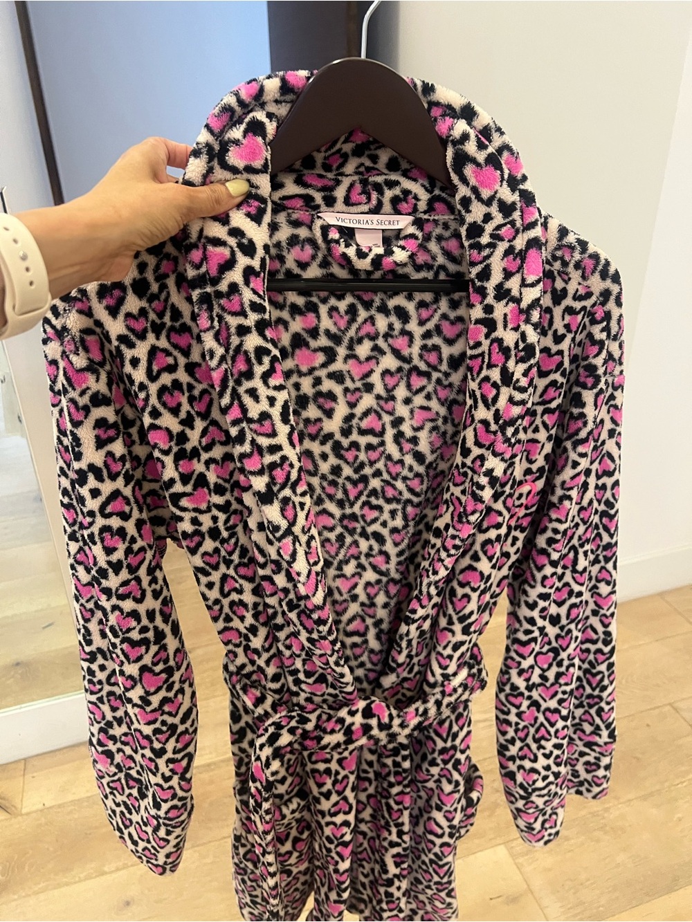 Victoria's Secret Pink and Black Heart Leopard Plush Robe